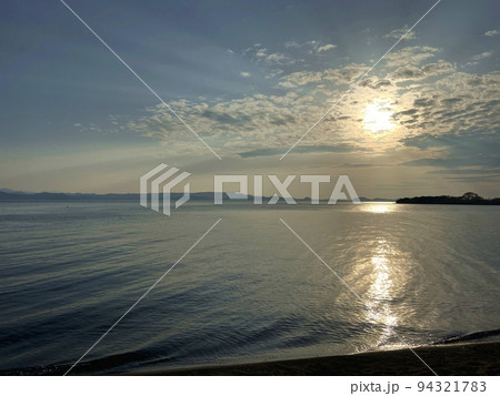 夕日に照らされるの猪苗代湖 夕日に照らされるの猪苗代湖 94321783