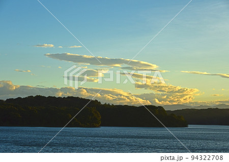 夏の夕焼け空 94322708