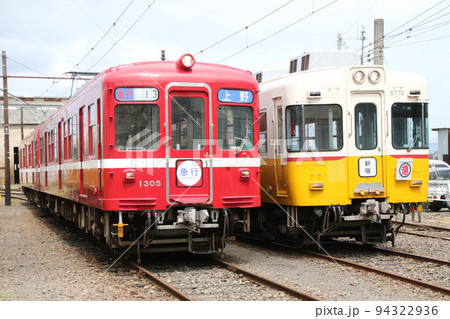 ことでん1300形京成リース車・1100形並び ことでん1300形京成リース車・1100形並び 94322936