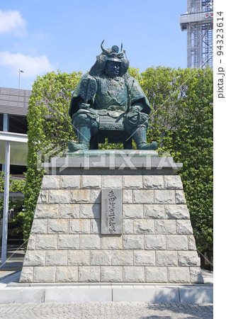 甲府駅前の武田信玄公像 甲府駅前の武田信玄公像 94323614