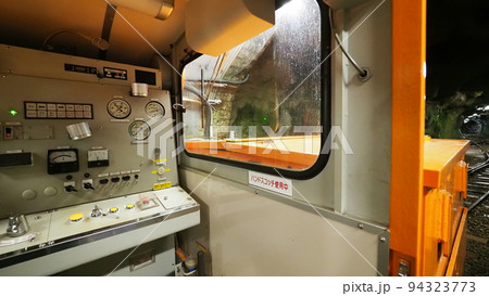 富山県 黒部峡谷 業務用トロッコ電車 欅平駅 94323773