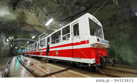富山県 黒部峡谷 業務用トロッコ電車 欅平駅 富山県 黒部峡谷 業務用トロッコ電車 欅平駅 94323813