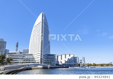 神奈川県横浜市 快晴の横浜みなとみらい21 パシフィコ横浜と周辺の街並み 神奈川県横浜市 快晴の横浜みなとみらい21 パシフィコ横浜と周辺の街並み 94324841
