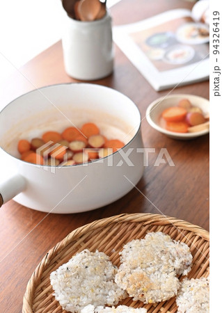 さつまいもの秋 さつまいもの秋 94326419