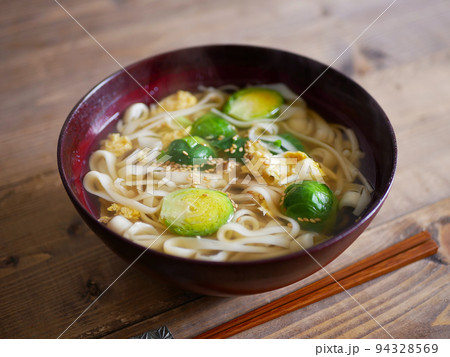 ふしめんを使った芽キャベツ煮麺 ふしめんを使った芽キャベツ煮麺 94328569