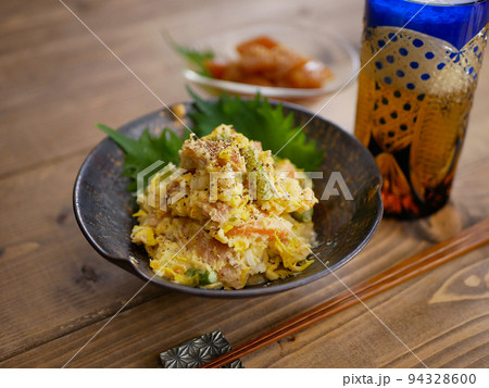 菊の花のポテトサラダ 94328600