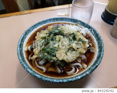 カレーうどんと肉うどん 94329242