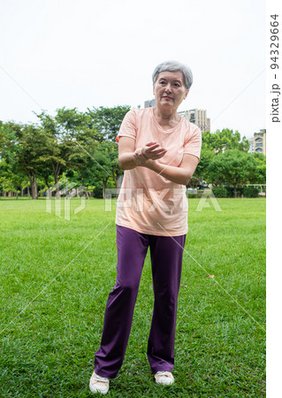 病気 緑色 緑 94329664