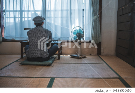 懐かしい時代のイメージ（Image photo） 94330030