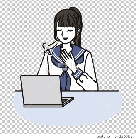 パソコンの画面を見て安心する女子中学生・高校生 94330795