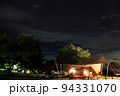 キャンプ場の夜／曇り空 94331070