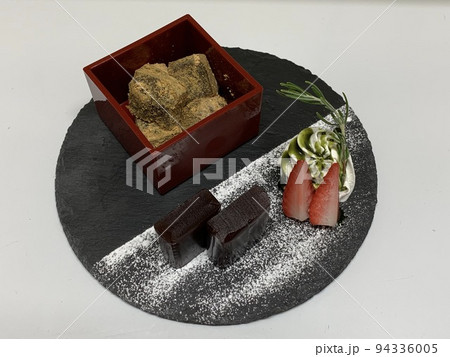 黒糖わらび餅 小倉羊羹 黒糖わらび餅 小倉羊羹 94336005
