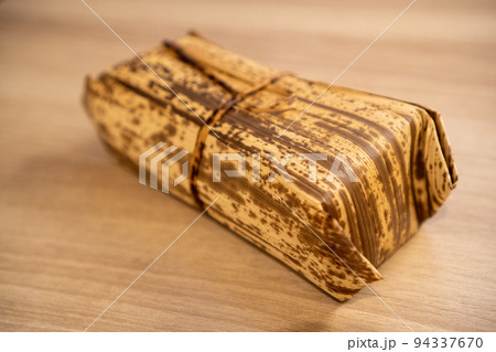 京都の鯖寿司 94337670