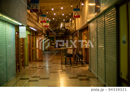 黒崎中心街の飲み屋街【福岡県北九州市】 94339321