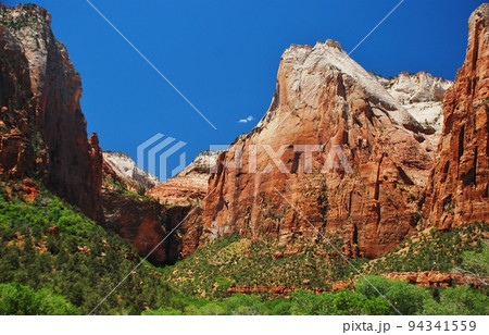 絶景のザイオン国立公園 94341559