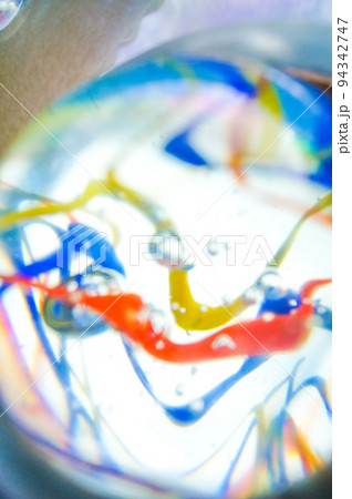 ビー玉の模様 94342747