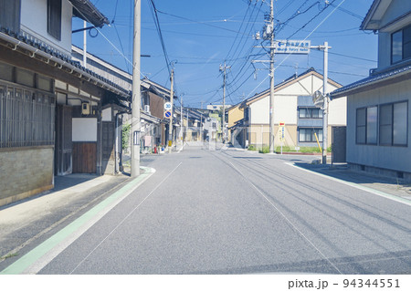 地方　のどかな住宅街　イメージ 94344551