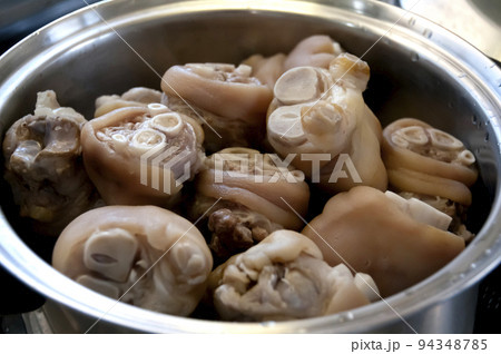 茹でた豚足先 茹でた豚足先 94348785