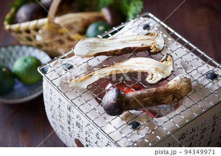 国産松茸の炭火焼 国産松茸の炭火焼 94349971