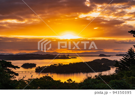 日の出・初日の出・ご来光イメージ　松島 94350395