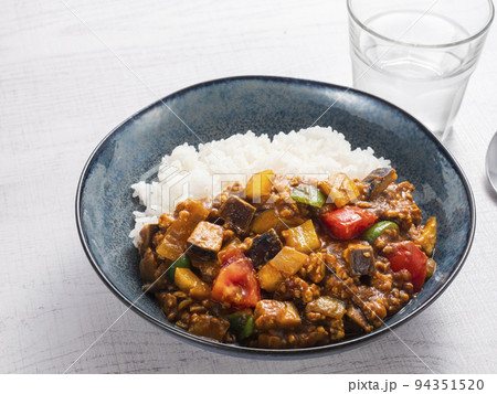ベジキーマカレー ベジキーマカレー 94351520