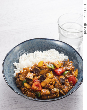 ベジキーマカレー 94351521