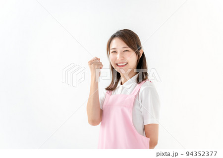 女性　介護福祉士　ホームヘルパー　保育士　ガッツポーズ 94352377