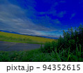 田舎の夏の夕暮れ 94352615