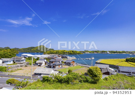 水ノ浦教会から見た集落の風景 94352953