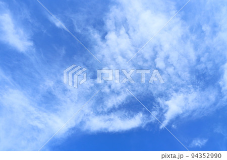 青空と白い雲 青空と白い雲 94352990