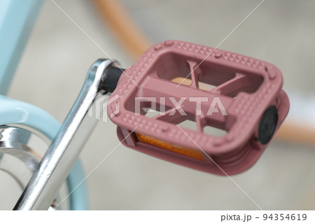 自転車のパーツカット 94354619