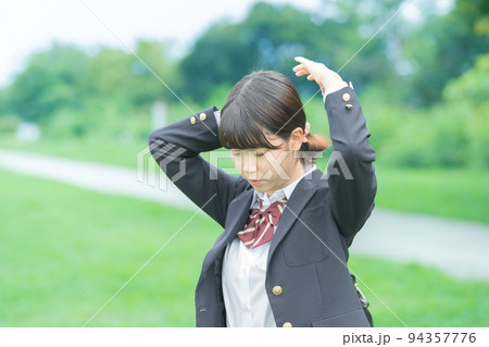 真顔の女子高生 真顔の女子高生 94357776