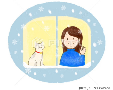 窓から外の雪を眺める女性 94358928