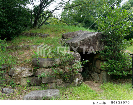 移築された横穴式古墳石室 移築された横穴式古墳石室 94358976
