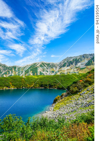 秋を迎えた立山みくりが池 秋を迎えた立山みくりが池 94359504