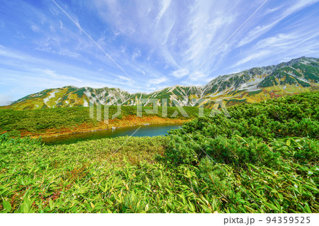 紅葉の立山 94359525