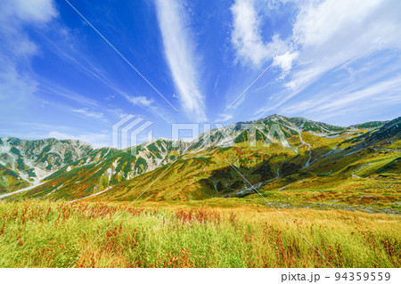 紅葉の立山 94359559