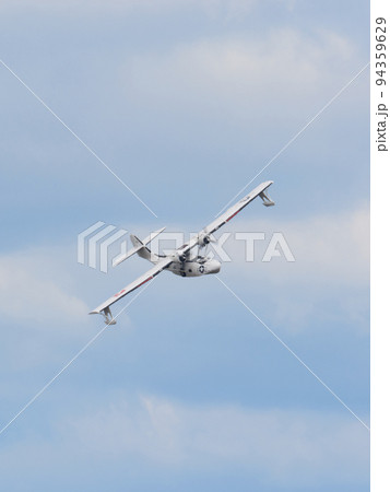 雲上の米陸軍航空隊OA-10カタリナ飛行艇 94359629