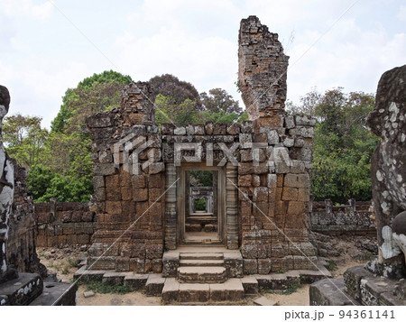 Architecture of ancient temple complex Angkor, Siem Reap 94361141