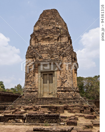 Architecture of ancient temple complex Angkor, Siem Reap 94361316