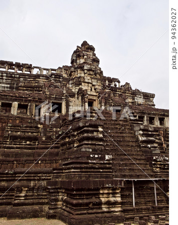 Architecture of ancient temple complex Angkor, Siem Reap 94362027