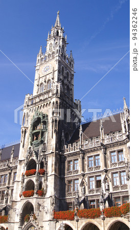 MUNICH, GERMANY - 12 OCT, 2015: Munich City Hall at Marienplatz in the city centre of the Bavarian capital 94362246
