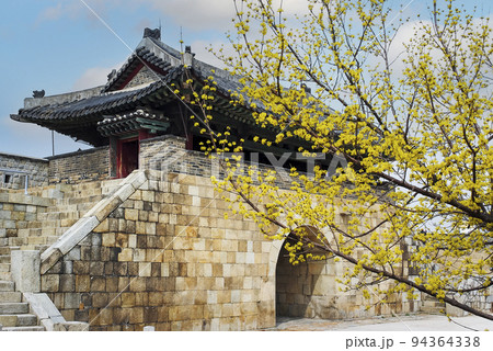 空 観光 ランドマーク 94364338