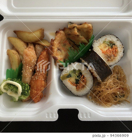 韓国キンパ弁当 94366909