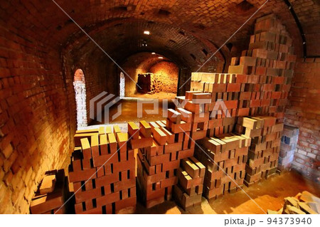 日本の近代化を下支えした…ホフマン式の煉瓦窯 94373940