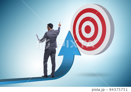 Businessman aiming for the success 94375751