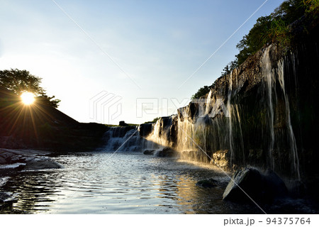 夏の黒滝 94375764