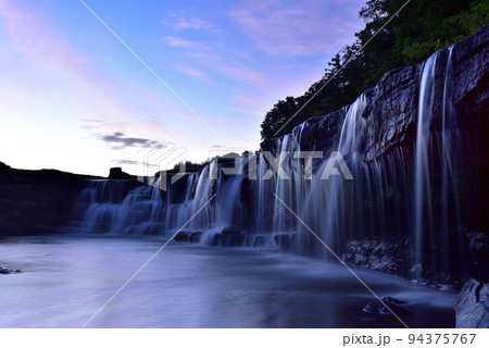 夏の黒滝 夏の黒滝 94375767