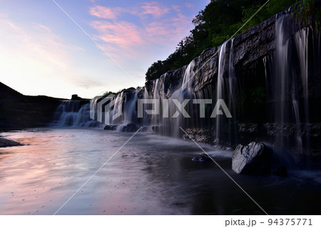 夏の黒滝 夏の黒滝 94375771