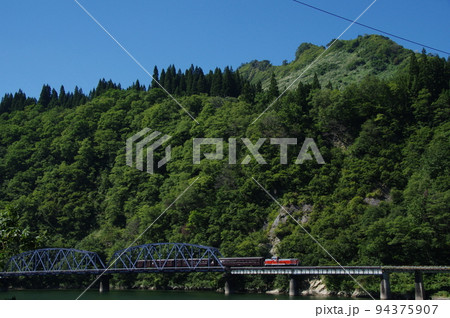 只見線 第八只見川橋梁を行く試運転 5 只見線 第八只見川橋梁を行く試運転 5 94375907